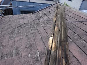 横浜水漏れ・雨漏り修理センターの屋根葺き替え工事施行前事例